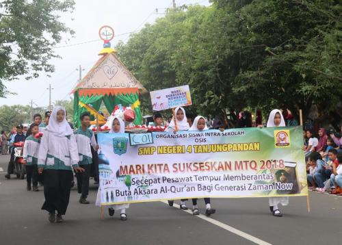 Peserta Pawai Ta'aruf